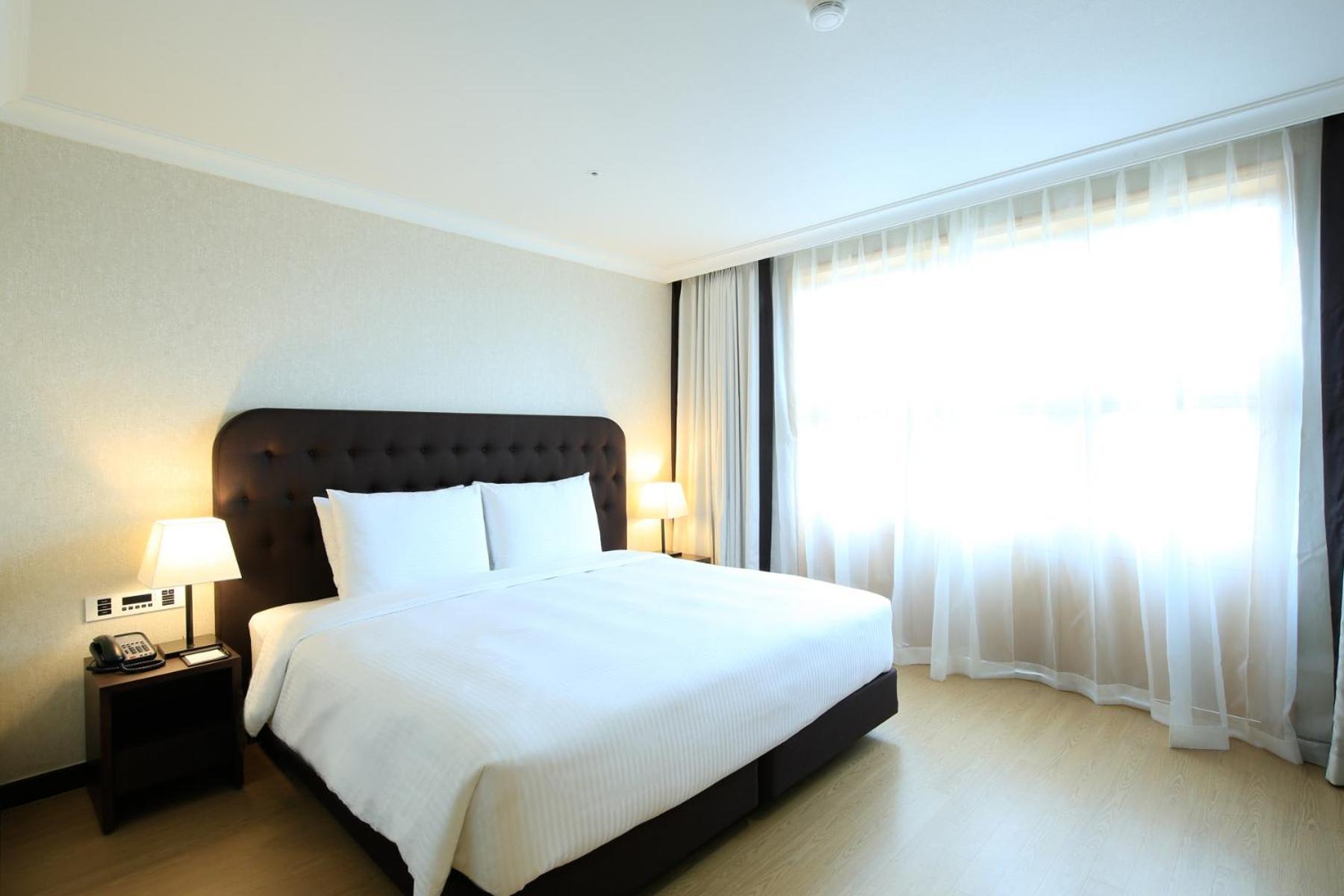 Jeju Booyoung Hotel & Resort ซอกวีโพ ภายนอก รูปภาพ