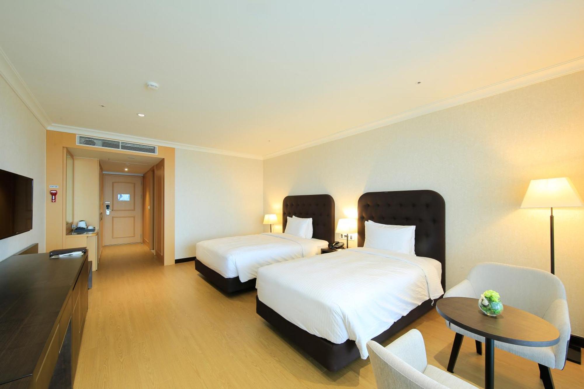 Jeju Booyoung Hotel & Resort ซอกวีโพ ภายนอก รูปภาพ